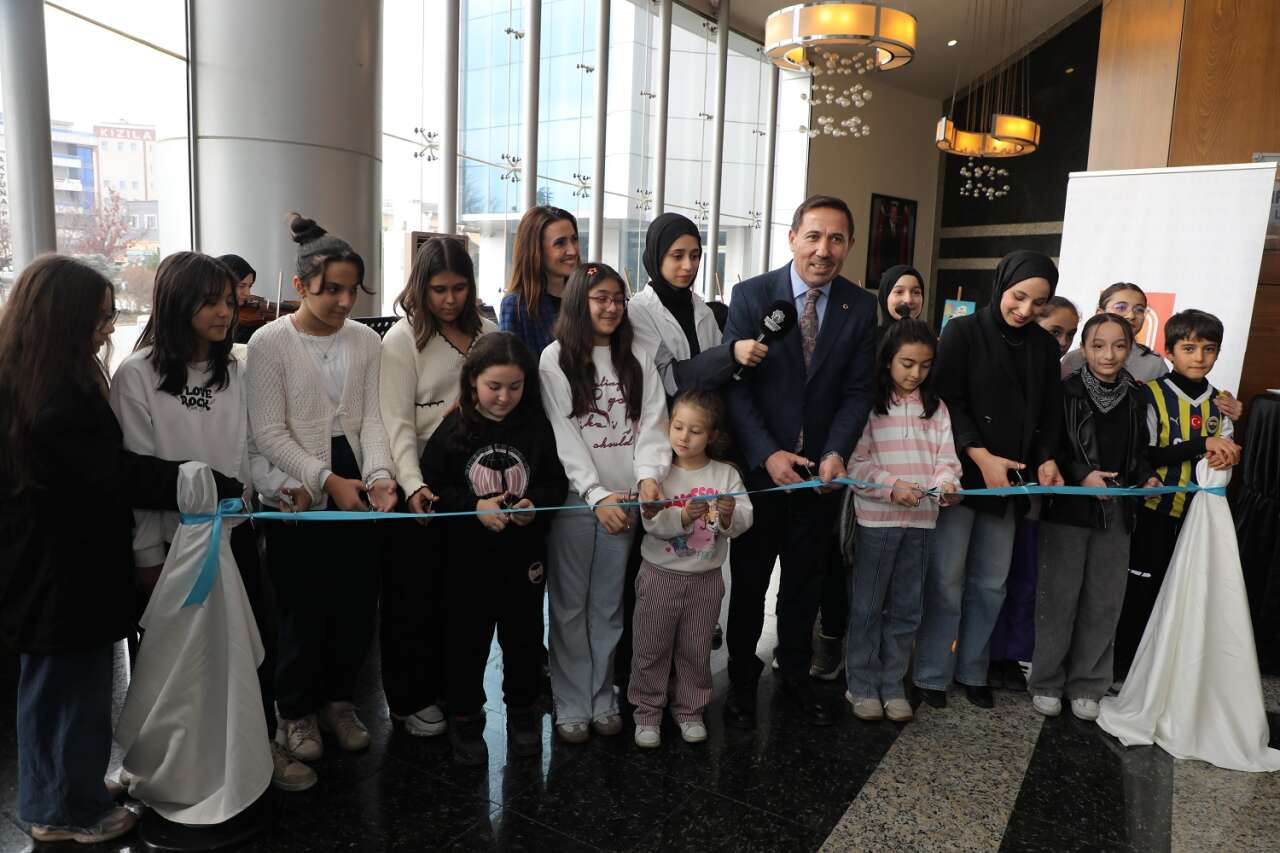 Konya’da genç yeteneklerin eserleri sanatseverlerle buluştu 1